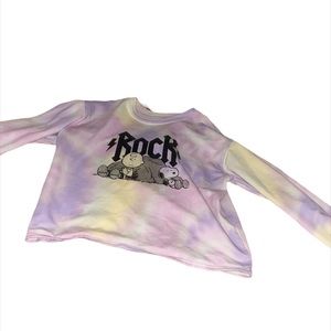Tie-dye peanuts shirt